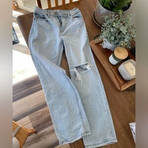 Abercrombie and Fitch The 90’s Straight Ultra High Rise